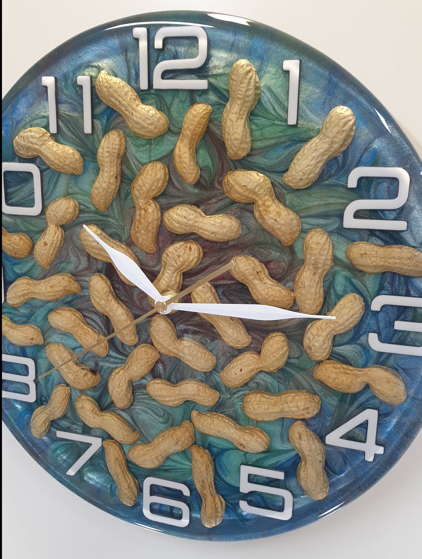 Handcrafted Epoxy Resin Peanut Shell Wall Clock - Artisanal Home Decor