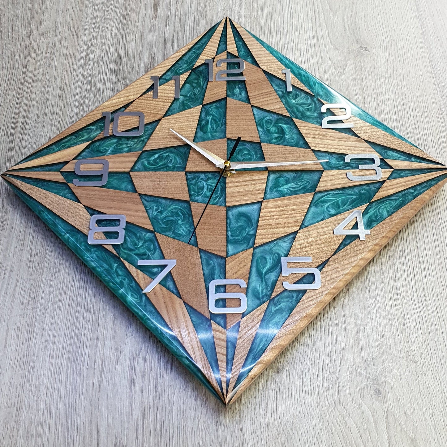 Unique Wood and Epoxy Resin Clock | 3D Design